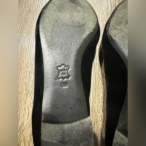 Tory Burch Easton Bee velvet loafers - Picture 6 of 6